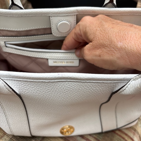 Michael Kors White Tote Bag - Picture 5 of 5